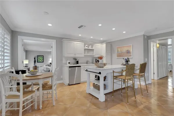 $1,295,000 | 638 7th Avenue South, Unit B638, Naples, FL 34102