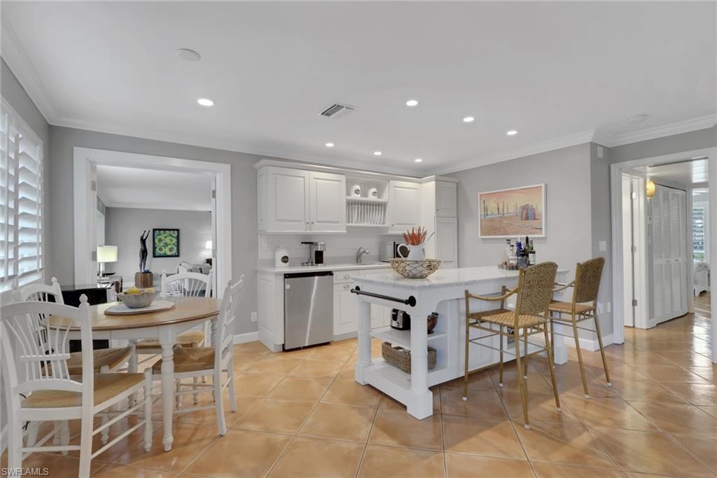 638 7th Avenue South, Unit B638 Naples, FL 34102 - Photo 21 of 49