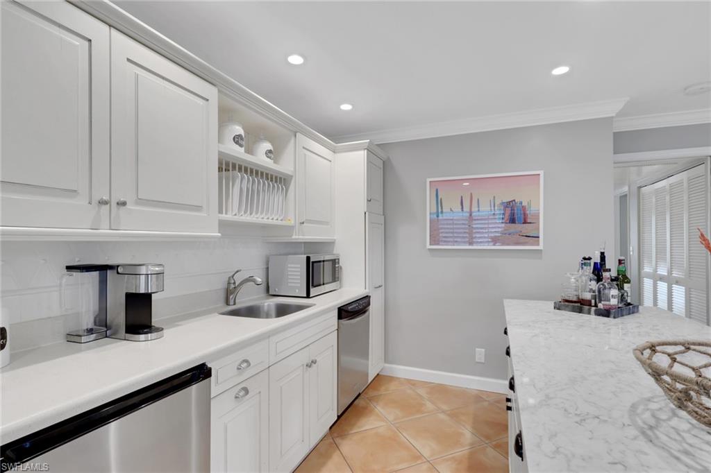 638 7th Avenue South, Unit B638 Naples, FL 34102 - Photo 23 of 49