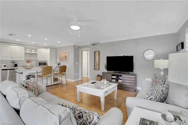 $1,295,000 | 638 7th Avenue South, Unit B638, Naples, FL 34102