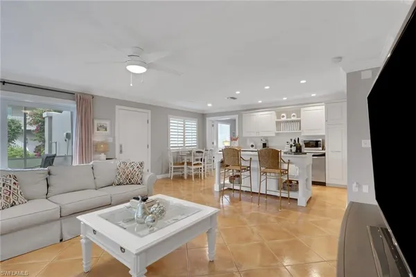 $1,295,000 | 638 7th Avenue South, Unit B638, Naples, FL 34102