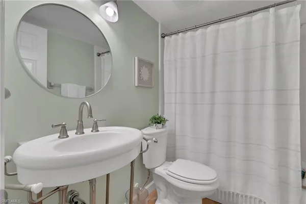 $1,295,000 | 638 7th Avenue South, Unit B638, Naples, FL 34102