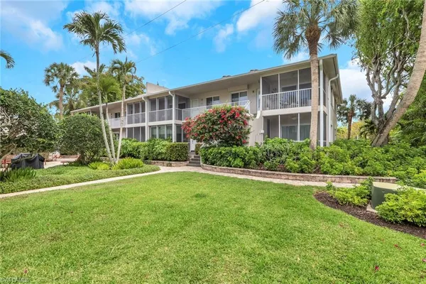 $1,295,000 | 638 7th Avenue South, Unit B638, Naples, FL 34102