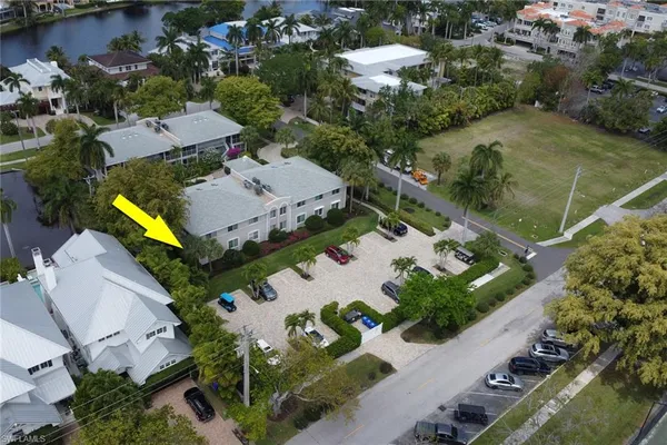 $1,295,000 | 638 7th Avenue South, Unit B638, Naples, FL 34102