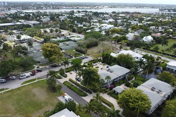 $1,295,000 | 638 7th Avenue South, Unit B638, Naples, FL 34102