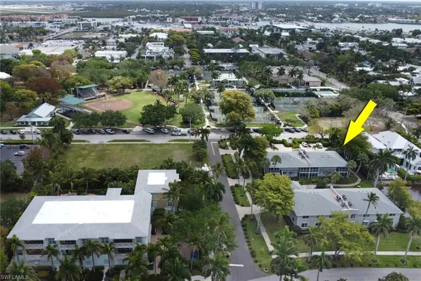 $1,295,000 | 638 7th Avenue South, Unit B638, Naples, FL 34102