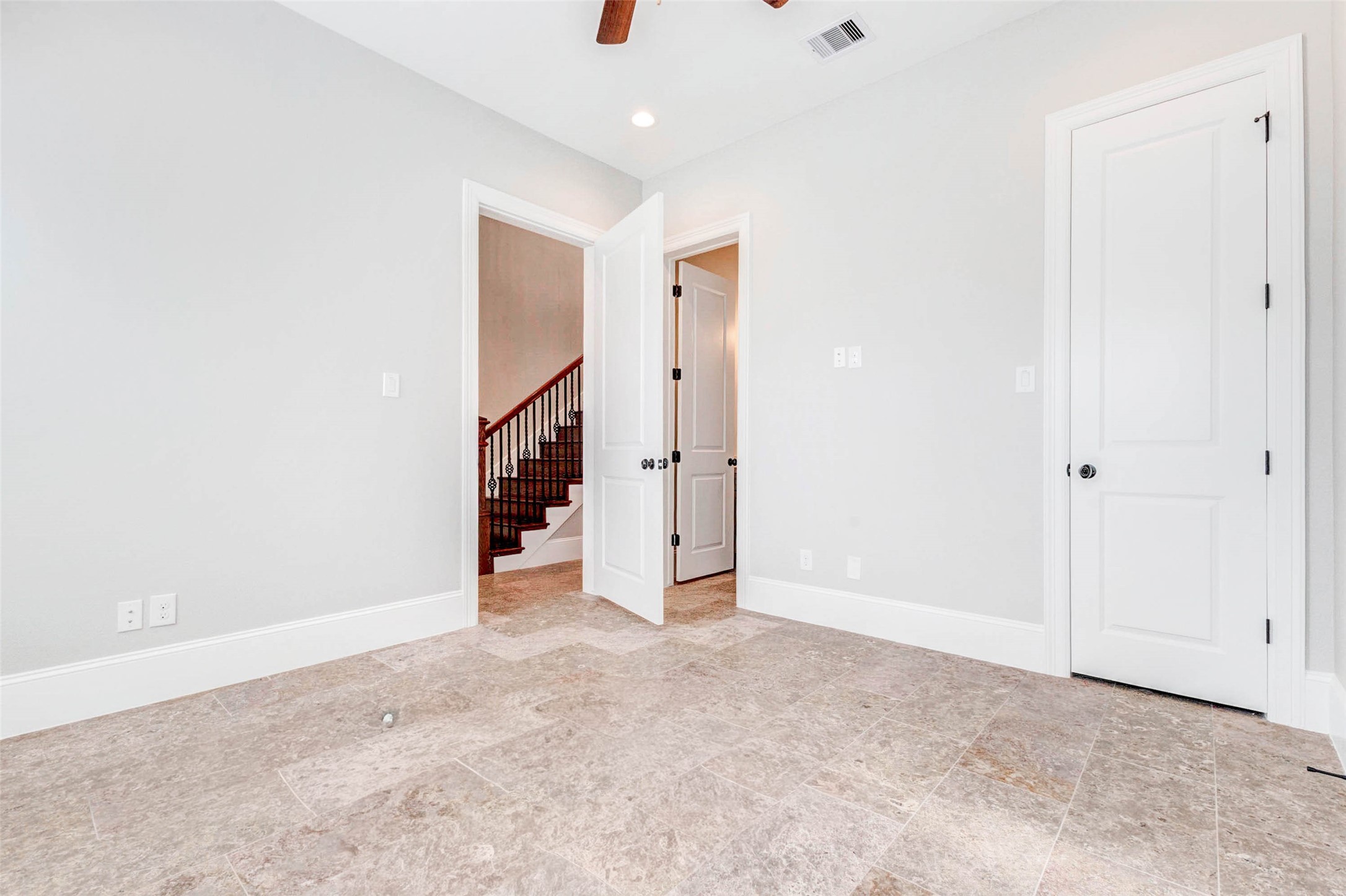 2771 Freund Street Houston, TX 77003 - Photo 3 of 25 a view of an empty room