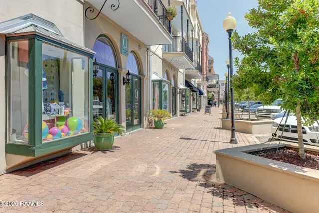 $239,500 | 201 Settlers Trace Boulevard, Unit 3405, Lafayette, LA 70508