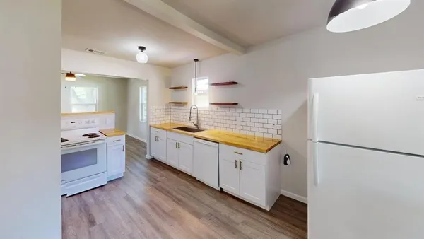 $1,299 | 519 East Gandy Street, Denison, TX 75021
