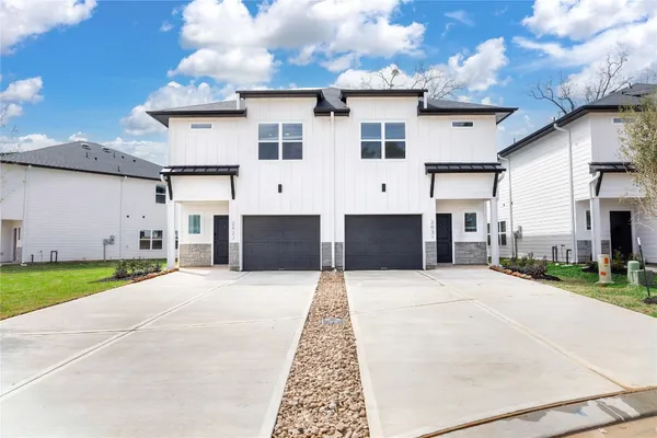 $1,875 | 2007 Longmire Villas Court, Conroe, TX 77304