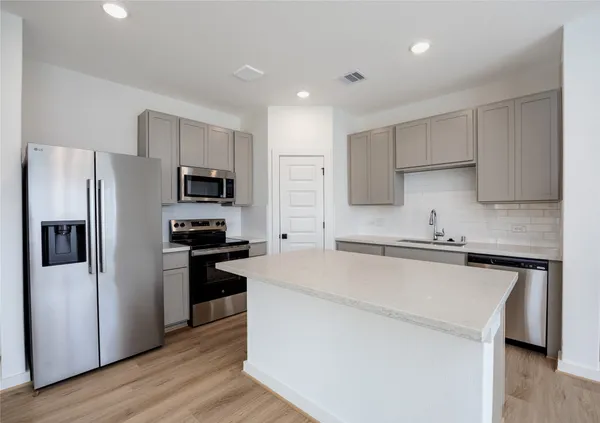 $1,875 | 2007 Longmire Villas Court, Conroe, TX 77304
