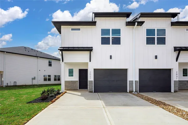 $1,875 | 2007 Longmire Villas Court, Conroe, TX 77304