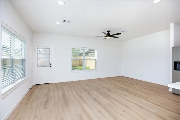 $1,875 | 2007 Longmire Villas Court, Conroe, TX 77304
