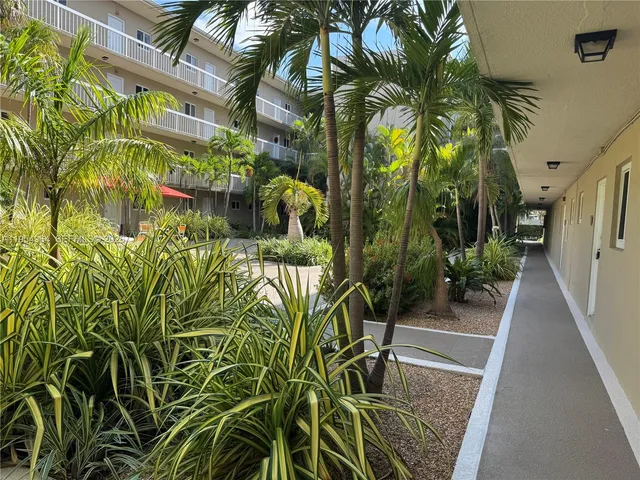 a view of backyard with garden