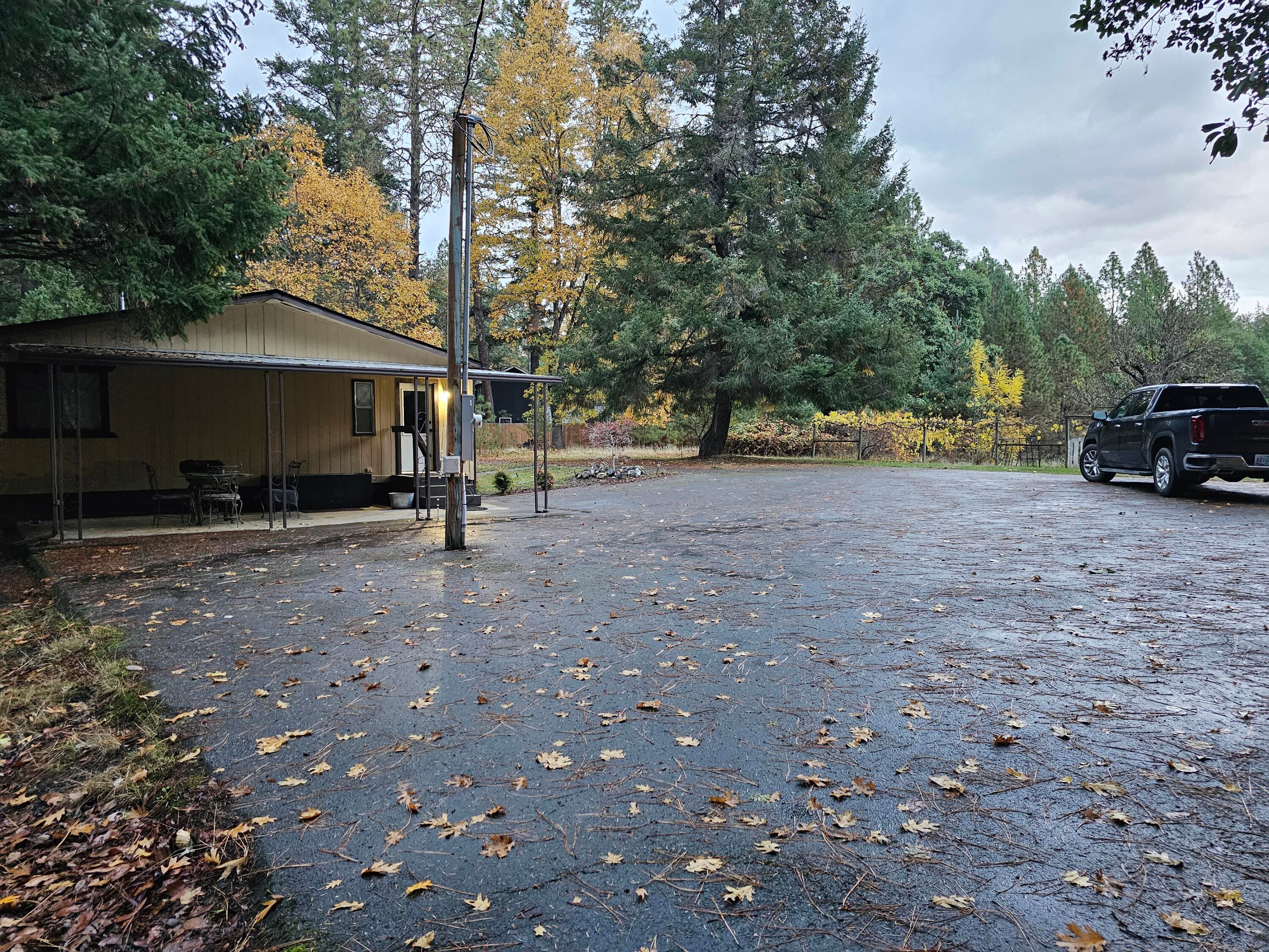 831 Crow Road Merlin, OR 97532 - Photo 22 of 29 Parking