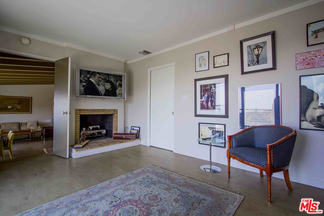 1570 Haslam Terrace Los Angeles, CA 90069 - Photo 13 of 16 Gallery Image 13