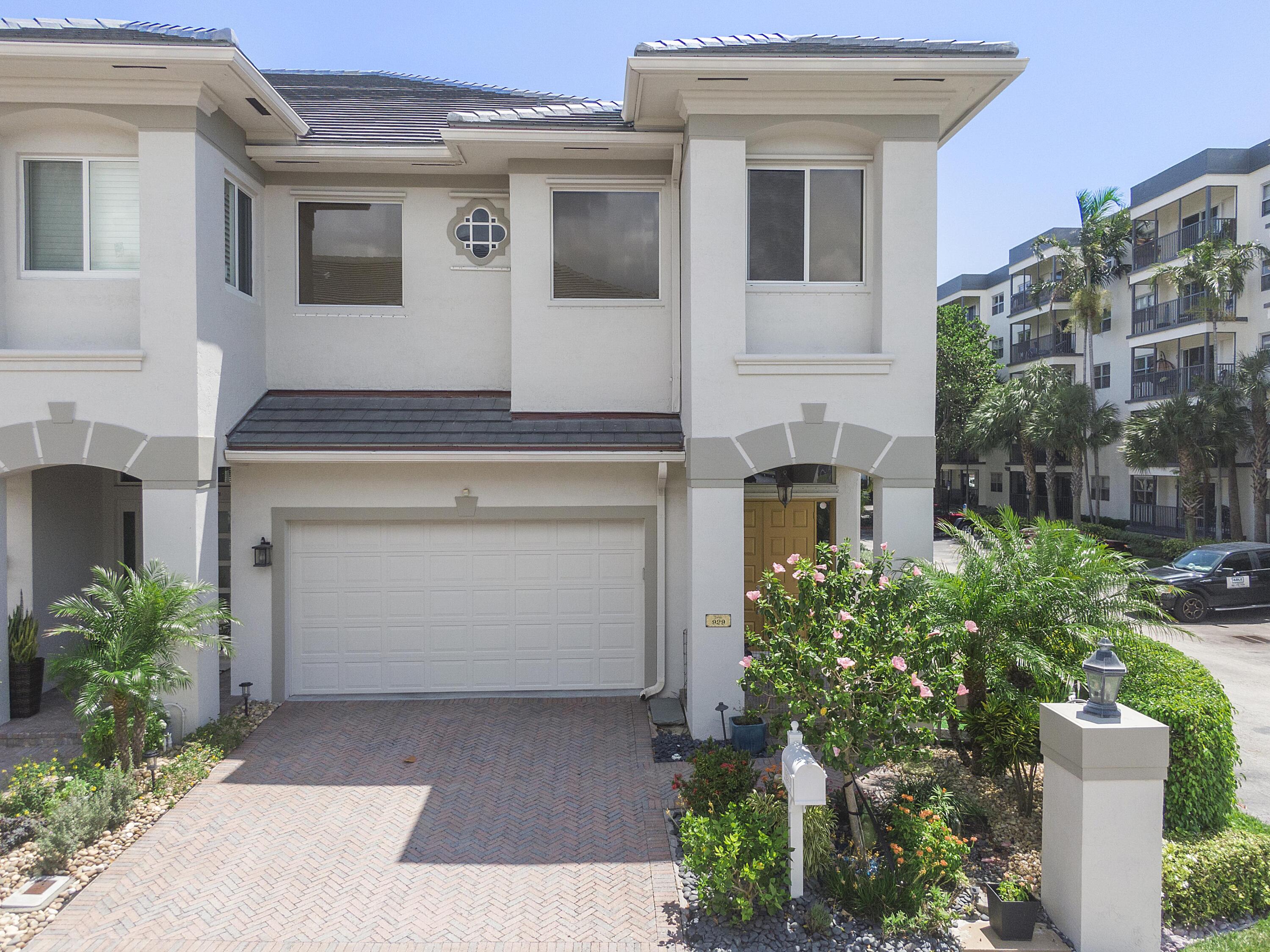 929 Sweetwater Lane Boca Raton, FL 33431 - Photo 2 of 34 929 Sweetwater Ln_01
