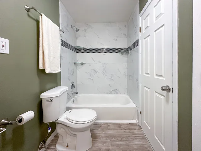 $369,999 | 1877 Appaloosa Drive, Naperville, IL 60565