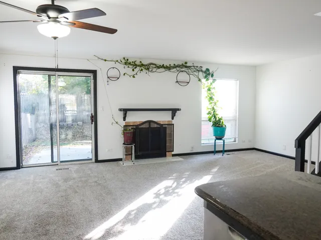 $369,999 | 1877 Appaloosa Drive, Naperville, IL 60565