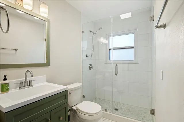 $2,200 | 904 Plateau Circle, Unit A, Austin, TX 78745