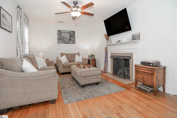 $2,150 | 107 Brookdale Avenue, Greenville, SC 29607