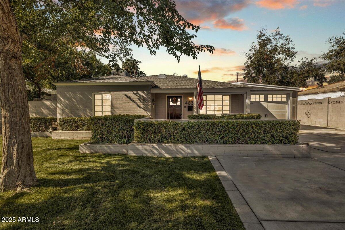 4632 North 14th Street Phoenix, AZ 85014 - Photo 2 of 46 front view of a house with a yard