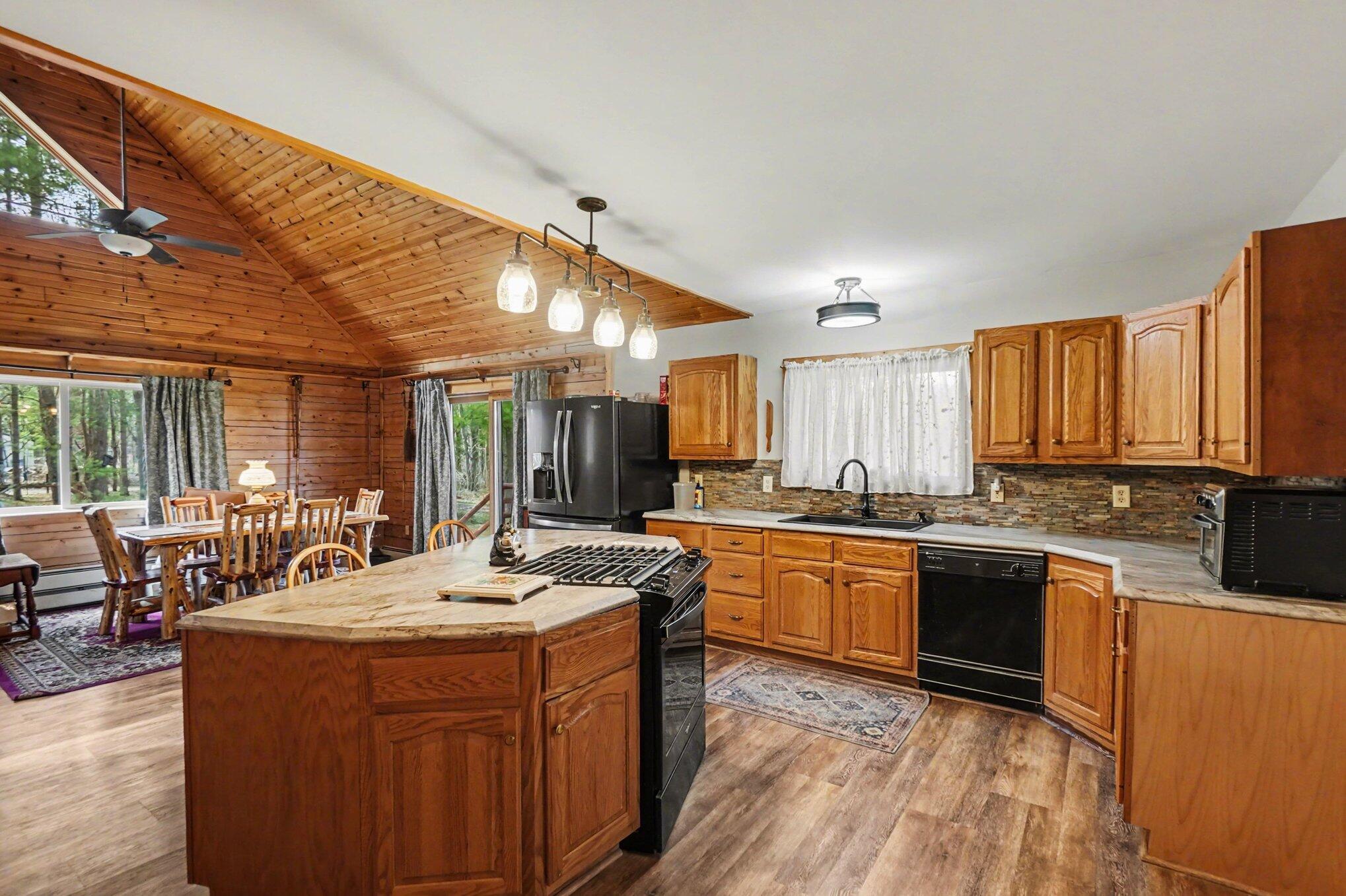 20908 North Lakola Road Tustin, MI 49688 - Photo 14 of 30 014_file_2128