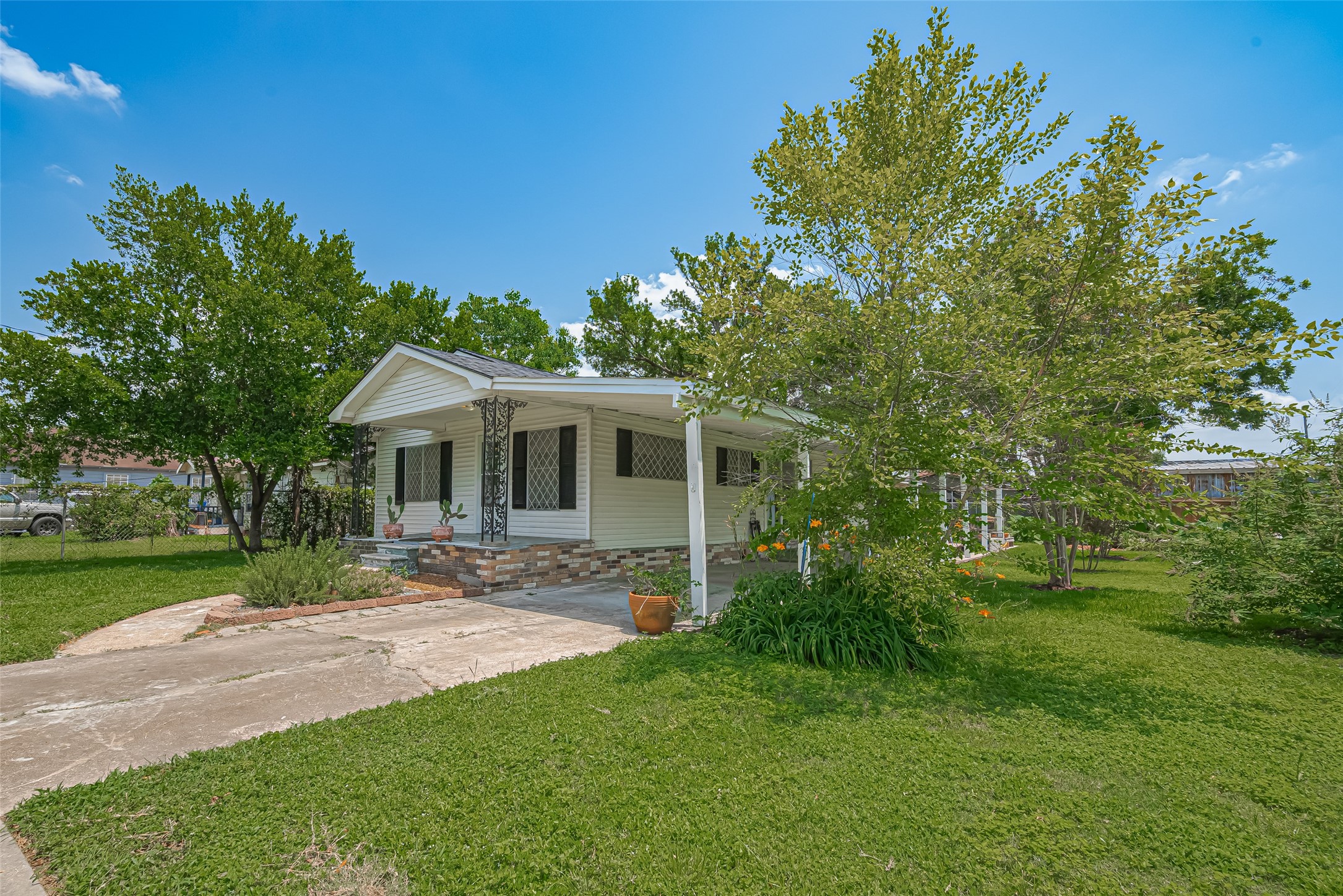 220 Palmyra Street Houston, TX 77022 - Photo 11 of 12