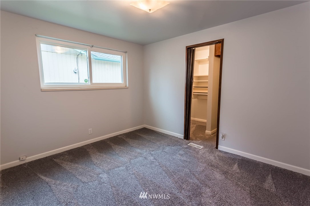3609 Northeast 10th Street Renton, WA 98056 - Photo 12 of 22 Gallery Image 12