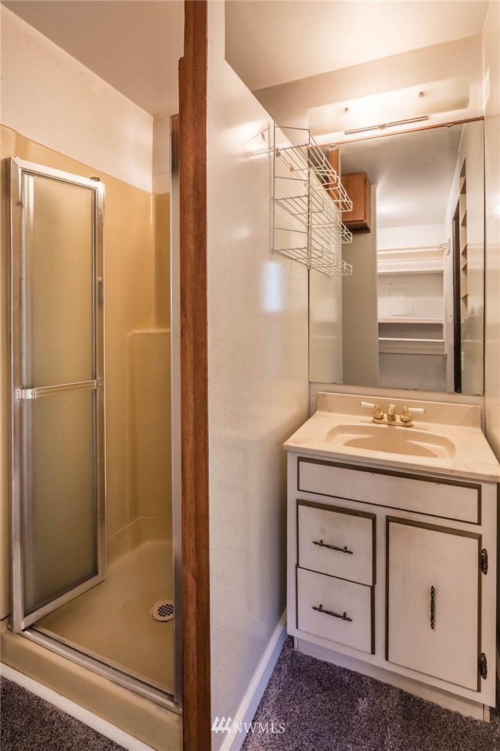 3609 Northeast 10th Street Renton, WA 98056 - Photo 14 of 22 Gallery Image 14