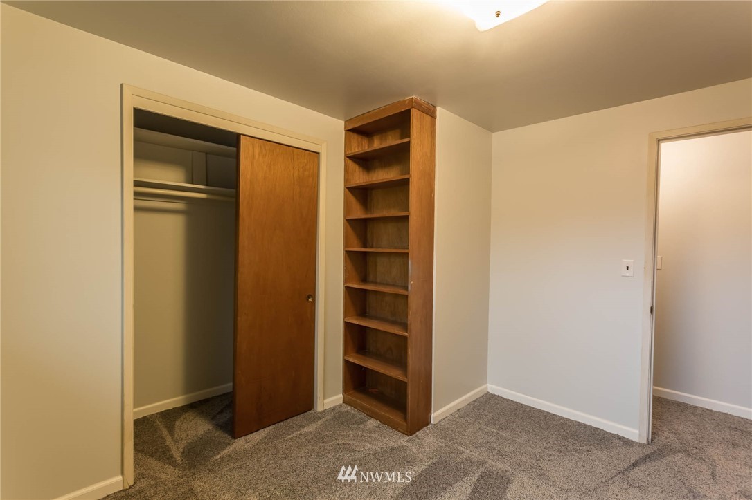 3609 Northeast 10th Street Renton, WA 98056 - Photo 16 of 22 Gallery Image 16