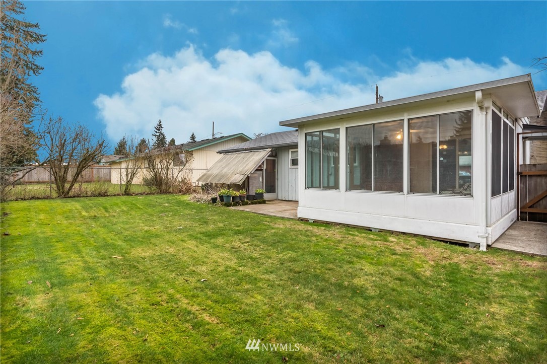 3609 Northeast 10th Street Renton, WA 98056 - Photo 17 of 22 Gallery Image 17