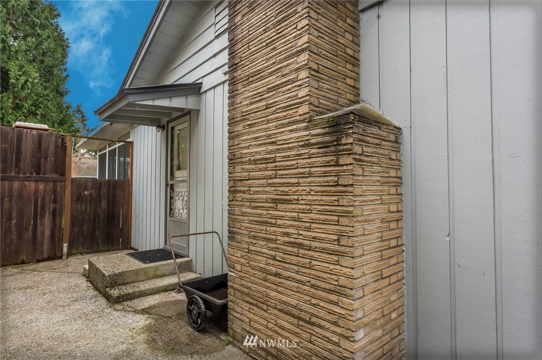 3609 Northeast 10th Street Renton, WA 98056 - Photo 20 of 22 Gallery Image 20