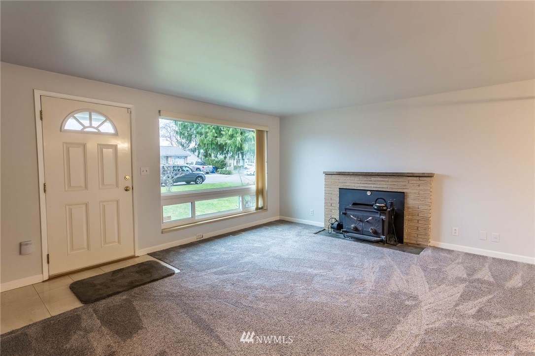 3609 Northeast 10th Street Renton, WA 98056 - Photo 3 of 22 Gallery Image 3