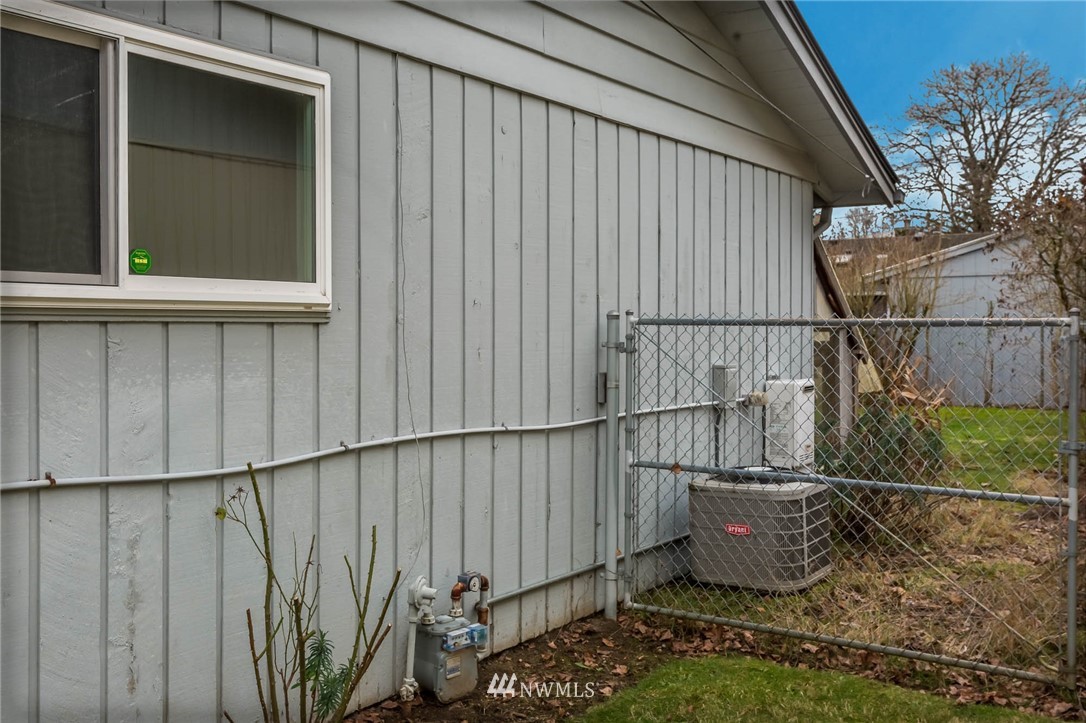 3609 Northeast 10th Street Renton, WA 98056 - Photo 21 of 22 Gallery Image 21