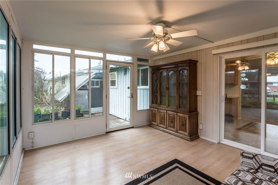 3609 Northeast 10th Street Renton, WA 98056 - Photo 9 of 22 Gallery Image 9