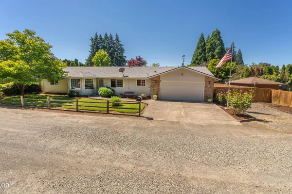 $540,000 | 204 Miller Street, Molalla, OR 97038