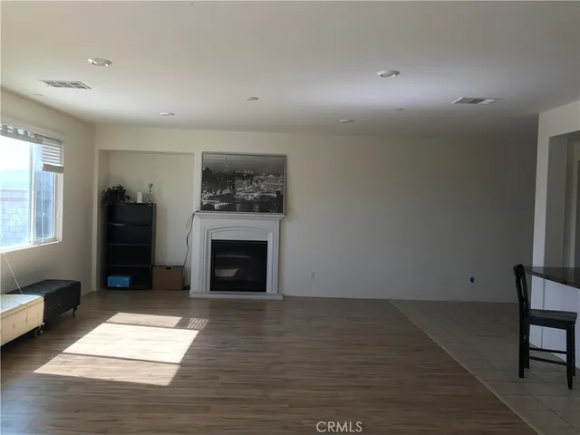 $1,250 | 12045 Tributary Way, Jurupa Valley, CA 91752