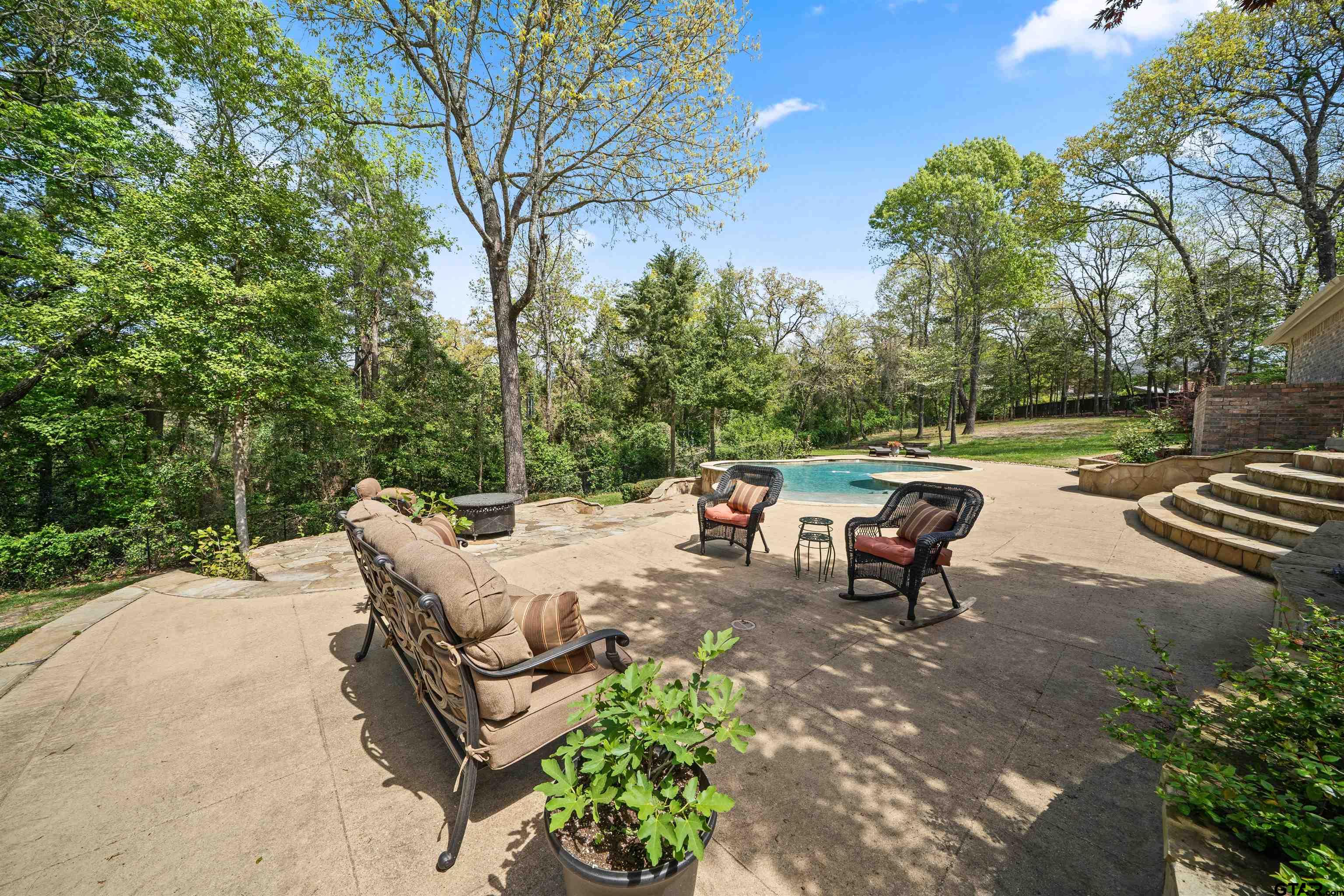 2015 Stonegate Valley Drive Tyler, TX 75703 - Photo 37 of 48