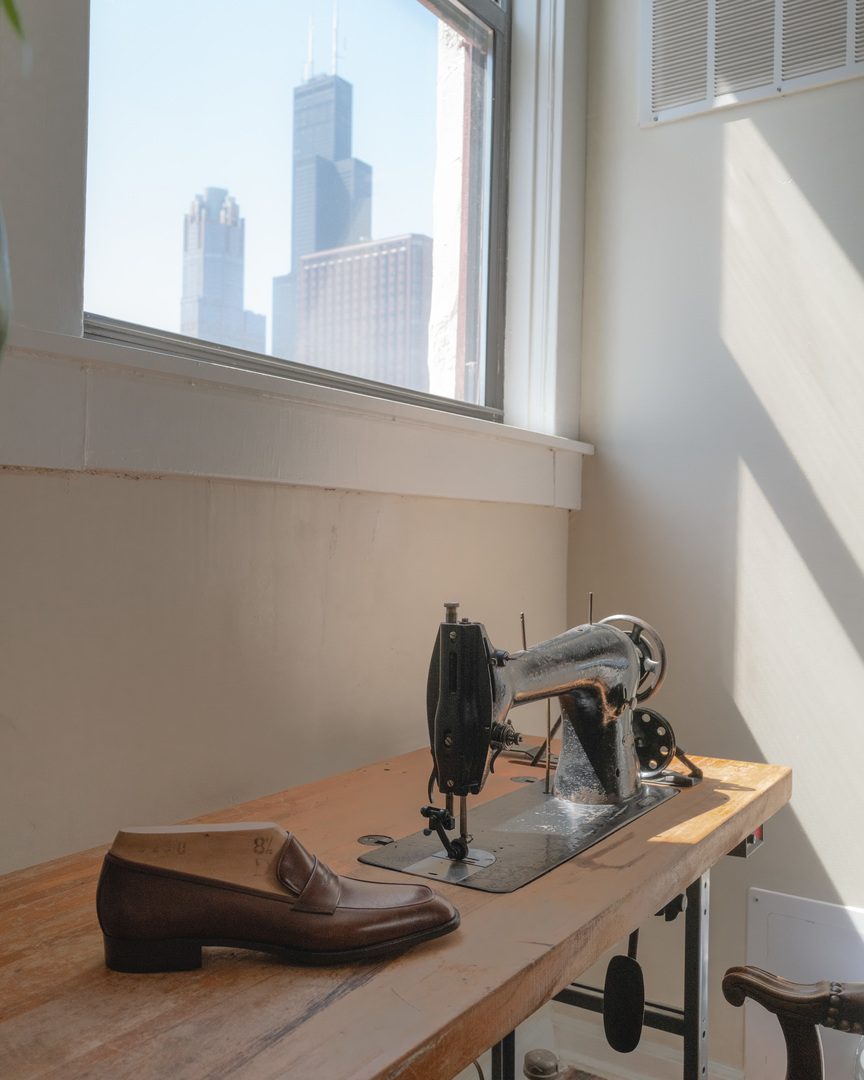 727 South Dearborn Street, Unit 910 Chicago, IL 60605 - Photo 27 of 37 a room with a window and gym equipment