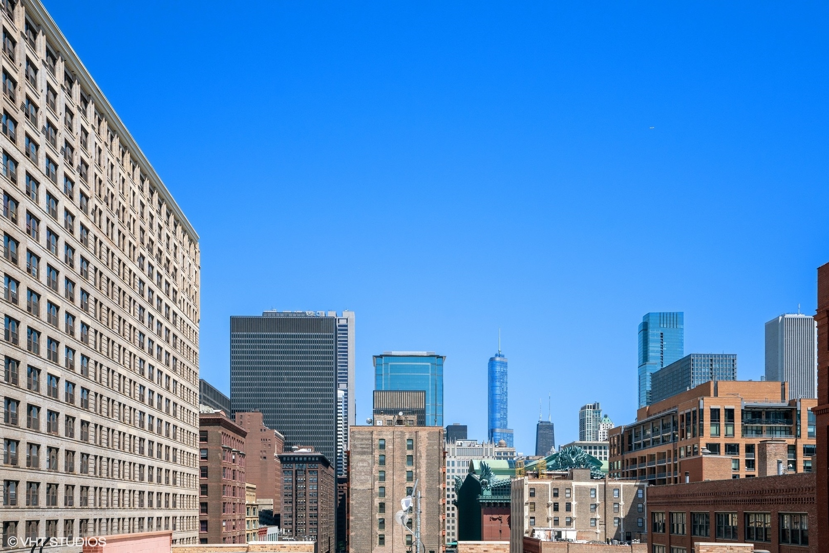727 South Dearborn Street, Unit 910 Chicago, IL 60605 - Photo 35 of 37 a view of buildings