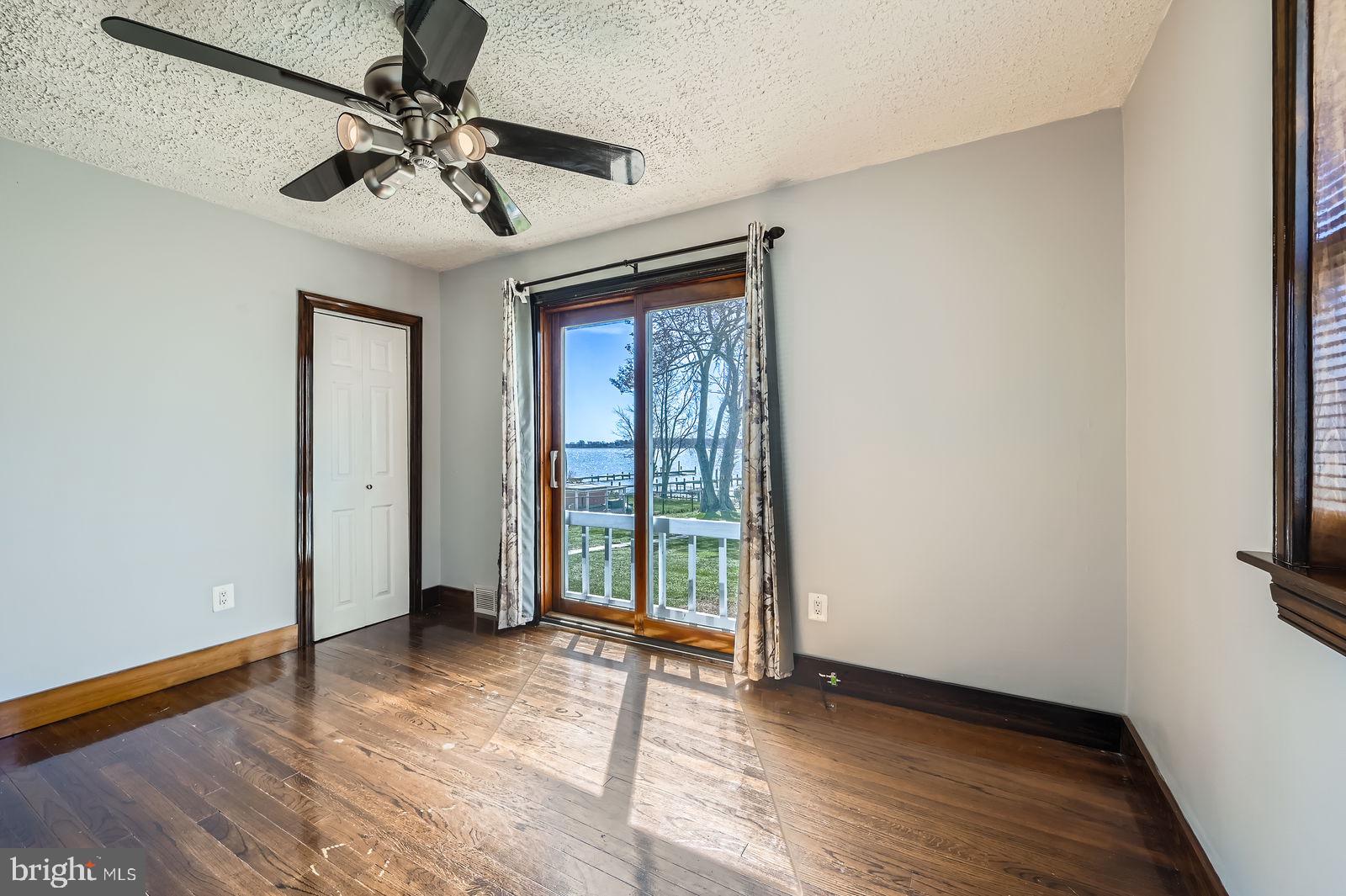 1004 Thompson Boulevard Baltimore, MD 21221 - Photo 19 of 48 a view of an empty room with a window