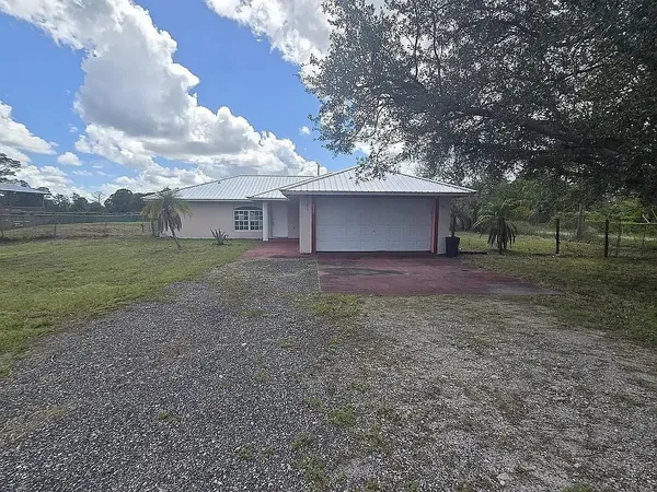 $329,000 | 472 Avenida Del Sur, Clewiston, FL 33440