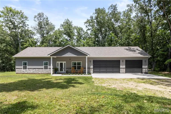 $325,000 | 106 Ogborn Drive, Farmington, MO 63640