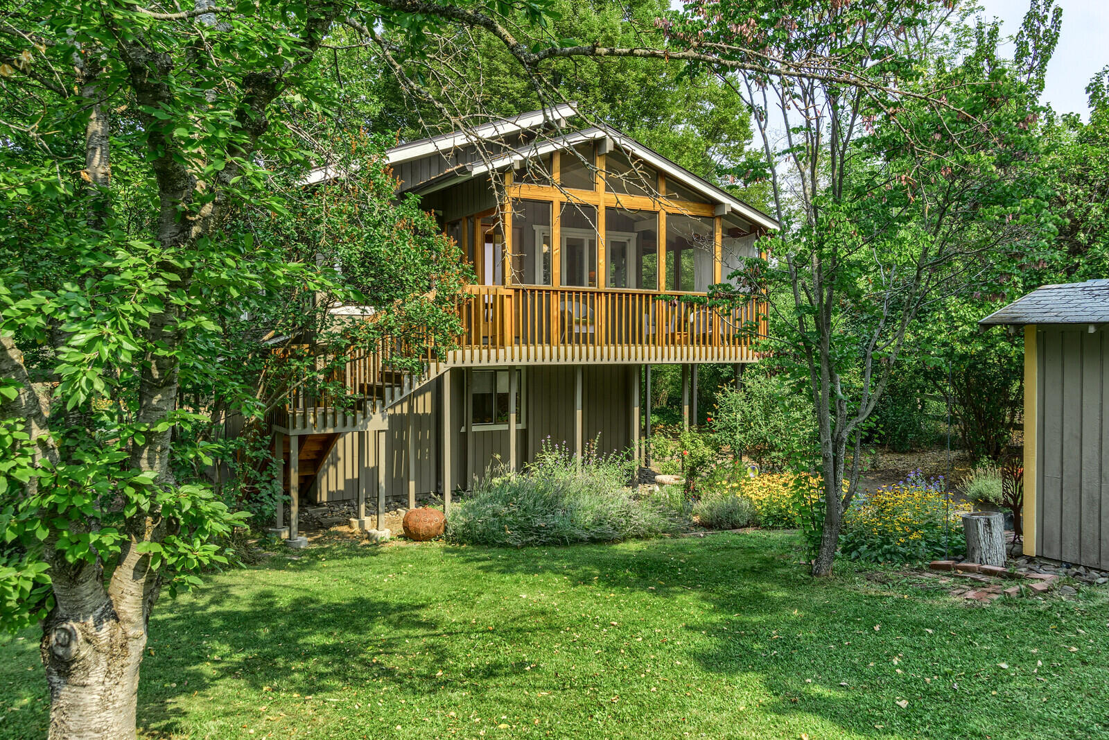 58 East Valley View Road Ashland, OR 97520 - Photo 1 of 56 01_VV_1_mls