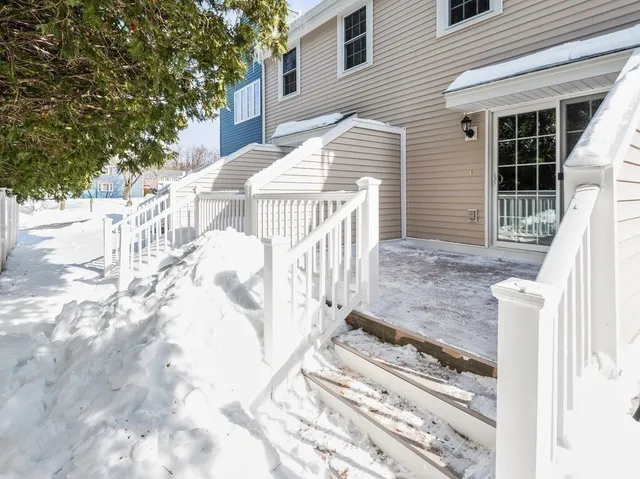 $318,000 | 45 Fox Meadow Road, Unit F, Leominster, MA 01453