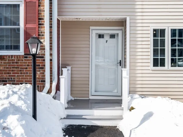 $318,000 | 45 Fox Meadow Road, Unit F, Leominster, MA 01453