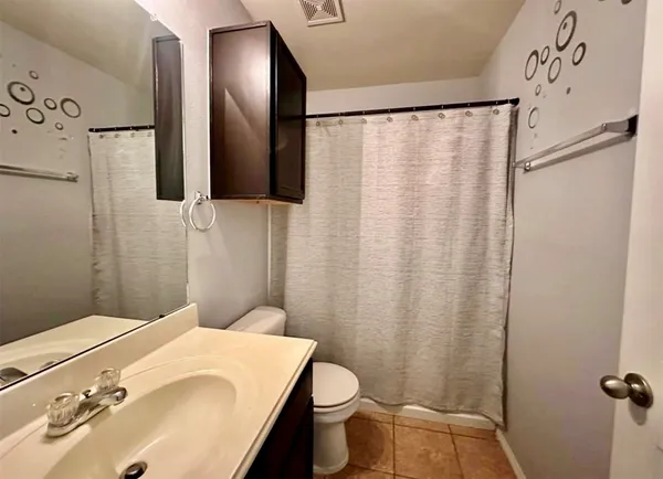 $1,950 | 8515 Gander Bayshore Lane, Houston, TX 77040