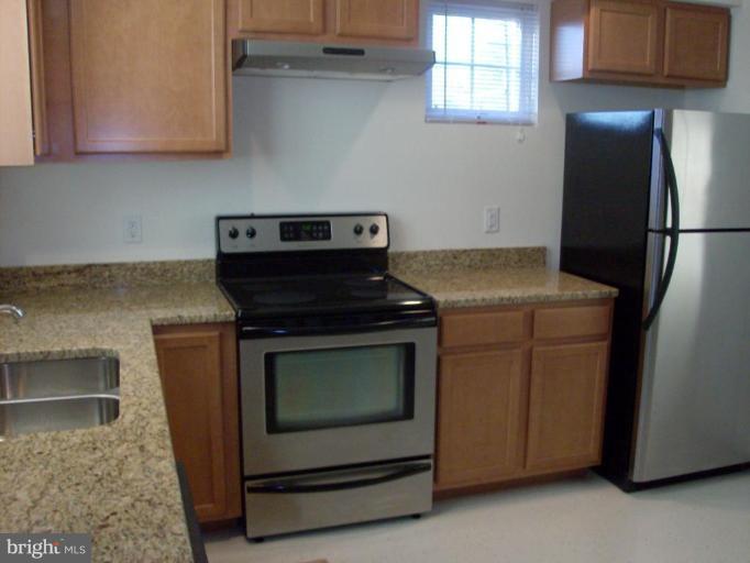 5013 Benning Road Southeast Washington, DC 20019 - Photo 18 of 24 Apartment Bath