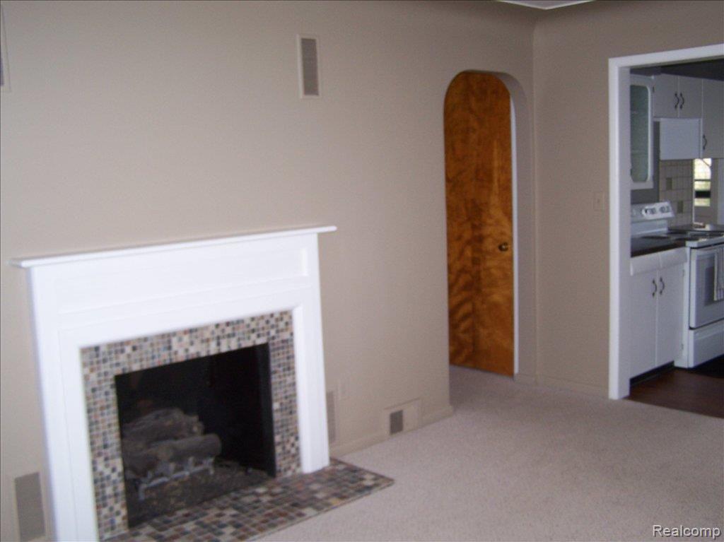 525 1st Street Rochester, MI 48307 - Photo 9 of 19 great room